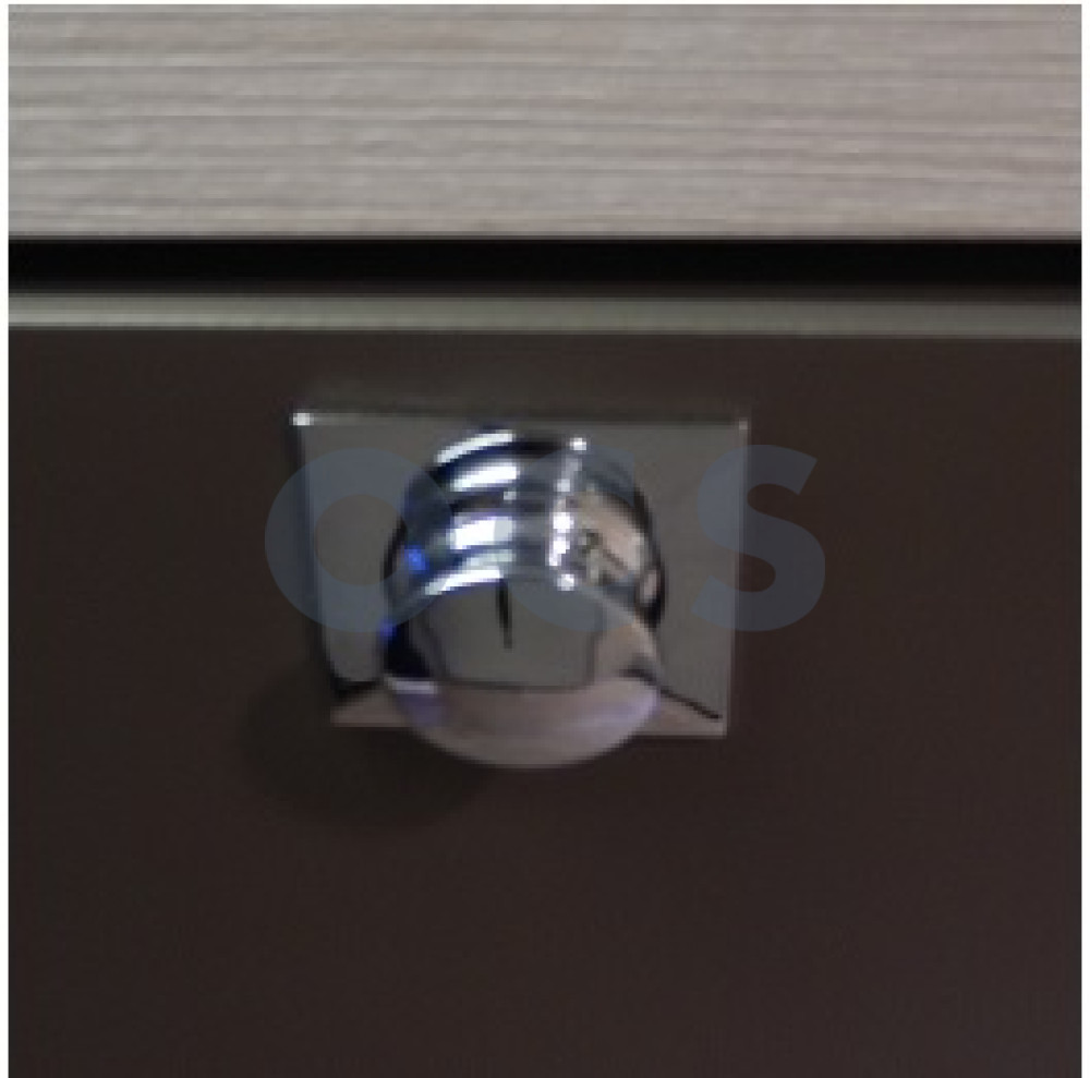 Drukknop met Vierkante Plaat